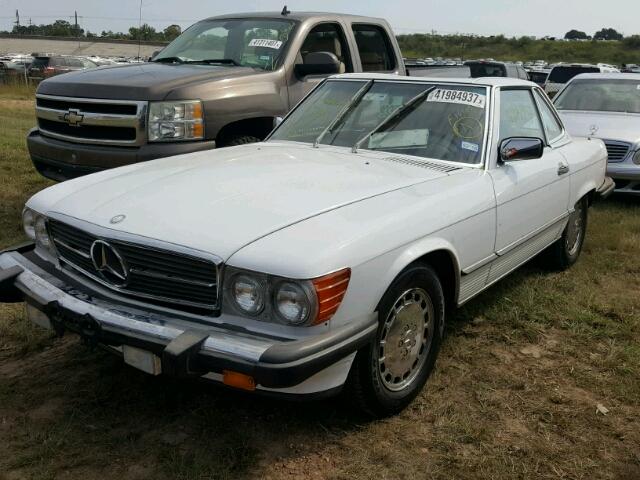 WDBBA48D4KA098952 - 1989 MERCEDES-BENZ 560 WHITE photo 2