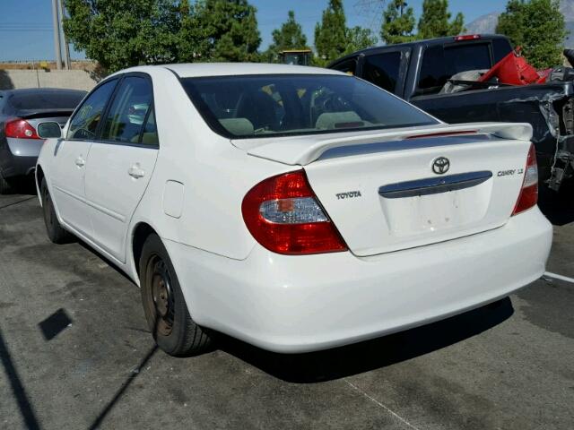 4T1BE32K42U023055 - 2002 TOYOTA CAMRY LE WHITE photo 3