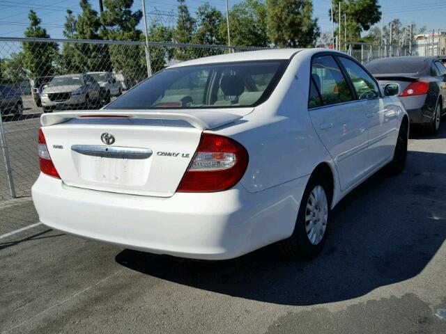 4T1BE32K42U023055 - 2002 TOYOTA CAMRY LE WHITE photo 4