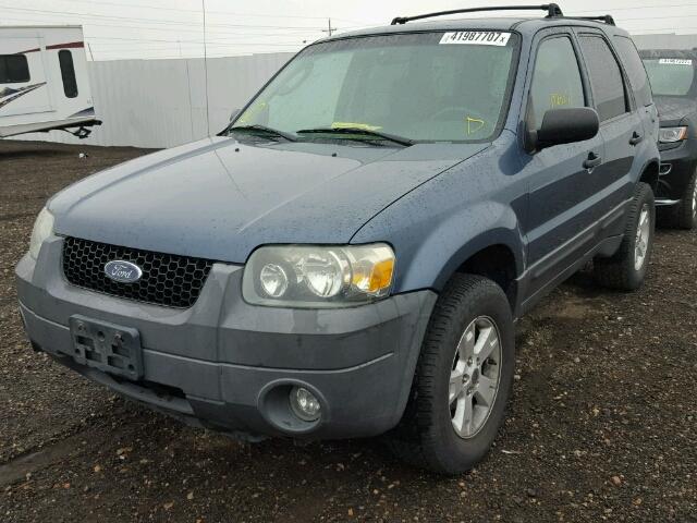 1FMCU031X5KA39529 - 2005 FORD ESCAPE XLT BLUE photo 2