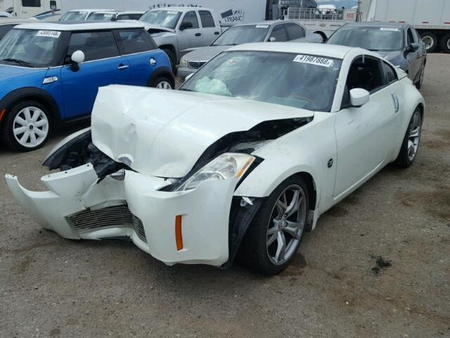 JN1AZ34D04T165725 - 2004 NISSAN 350Z COUPE WHITE photo 2