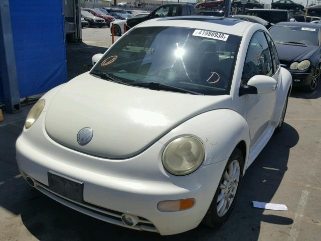 3VWCK31C25M415467 - 2005 VOLKSWAGEN NEW BEETLE WHITE photo 2