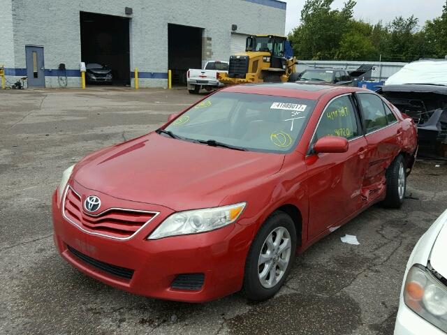 4T4BF3EK7BR100676 - 2011 TOYOTA CAMRY RED photo 2