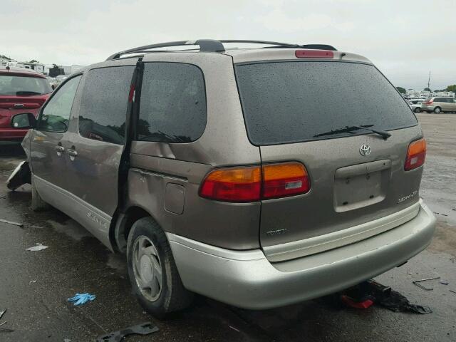 4T3ZF13C8XU146878 - 1999 TOYOTA SIENNA BROWN photo 3