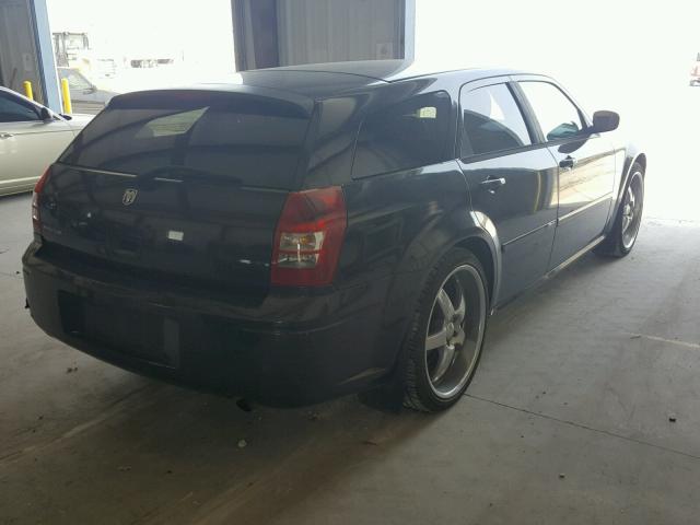 2D8FV48T15H593356 - 2005 DODGE MAGNUM SE BLACK photo 4