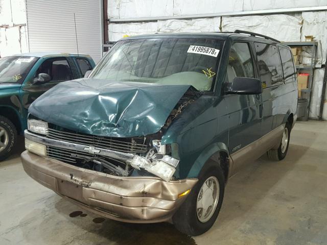 1GNDM19W4YB125190 - 2000 CHEVROLET ASTRO GREEN photo 2