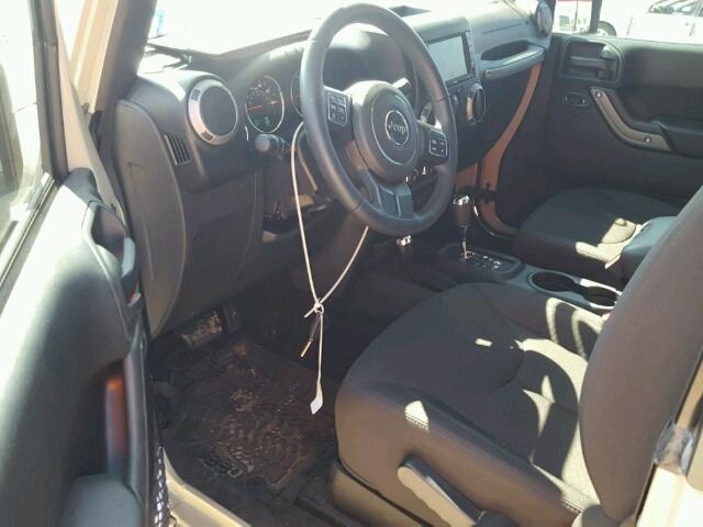 1C4AJWAG6HL696437 - 2017 JEEP WRANGLER S 奶油色 照片 9