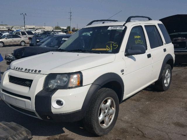 SALNY22275A479648 - 2005 LAND ROVER FREELANDER WHITE photo 2