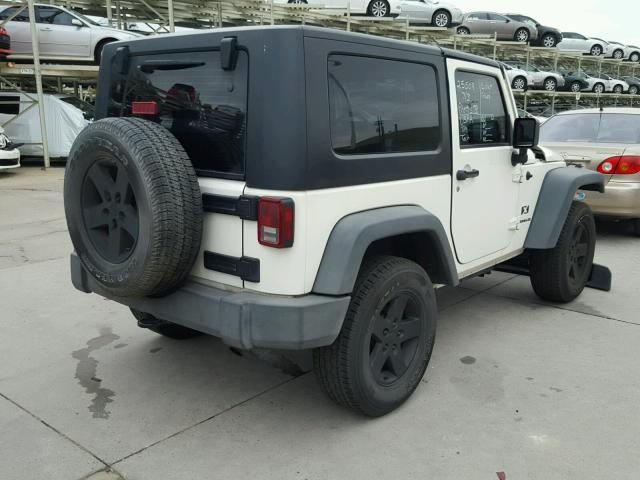 1J4FA24148L535424 - 2008 JEEP WRANGLER X WHITE photo 4