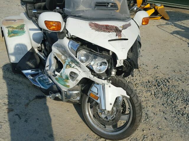 1HFSC47F56A506210 - 2006 HONDA GL1800 WHITE photo 9