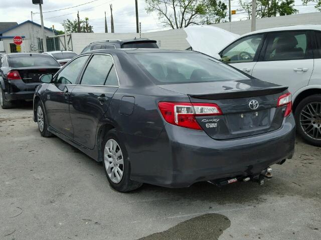 4T1BF1FK0EU332733 - 2014 TOYOTA CAMRY GRAY photo 3