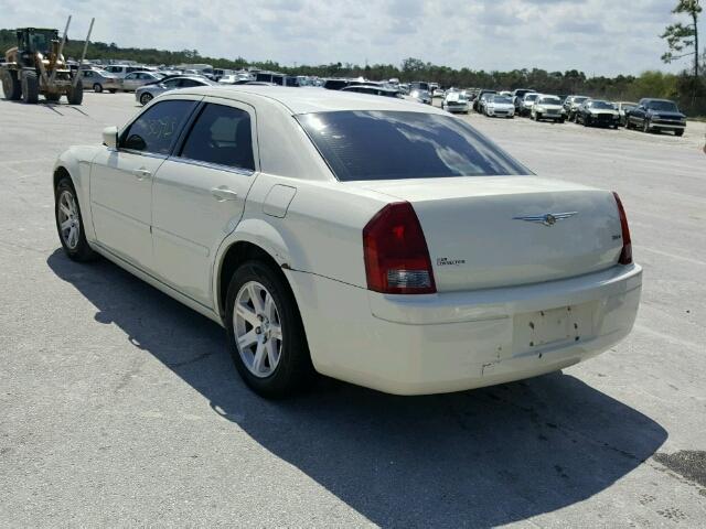 2C3LA43R66H417577 - 2006 CHRYSLER 300 WHITE photo 3