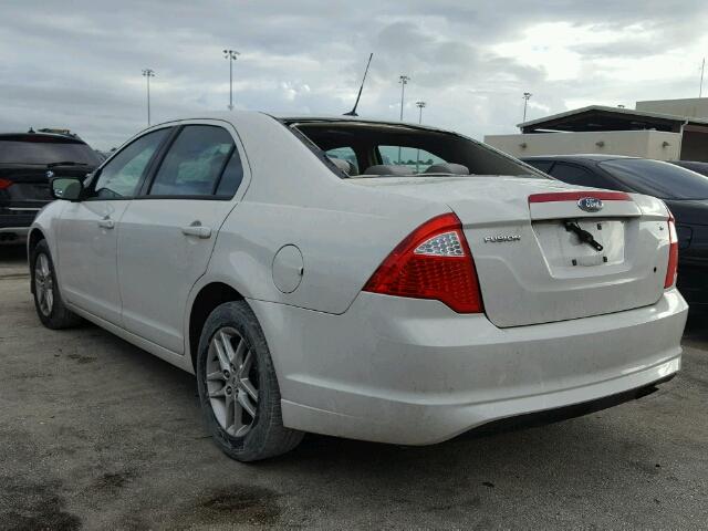 3FAHP0GA1AR237164 - 2010 FORD FUSION S WHITE photo 3