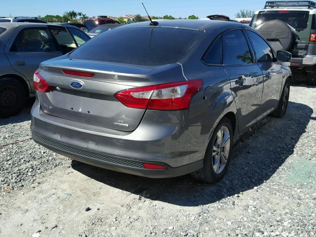 1FADP3F25EL158031 - 2014 FORD FOCUS GRAY photo 4