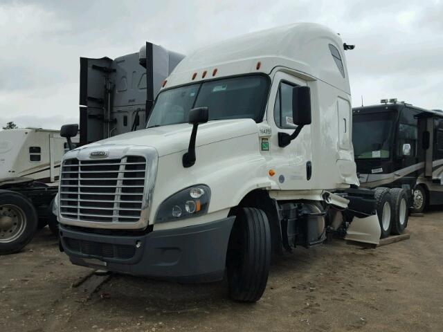 3AKJGLDR0HDHY6696 - 2017 FREIGHTLINER CASCADIA 1 WHITE photo 2