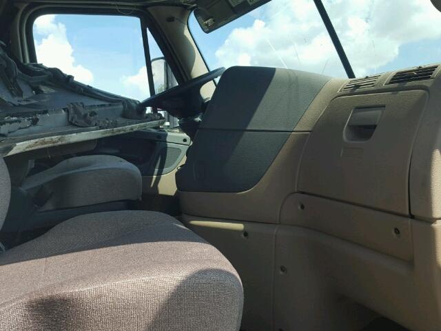 3AKJGLDR0HDHY6696 - 2017 FREIGHTLINER CASCADIA 1 WHITE photo 5