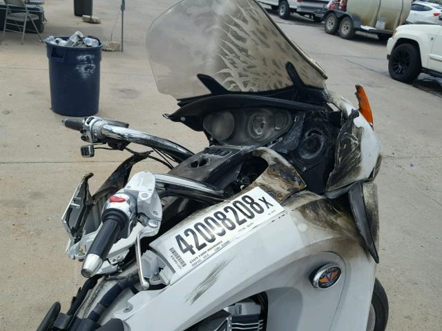 5VPSD36D1A3001572 - 2010 VICTORY MOTORCYCLES VISION TOU WHITE photo 5