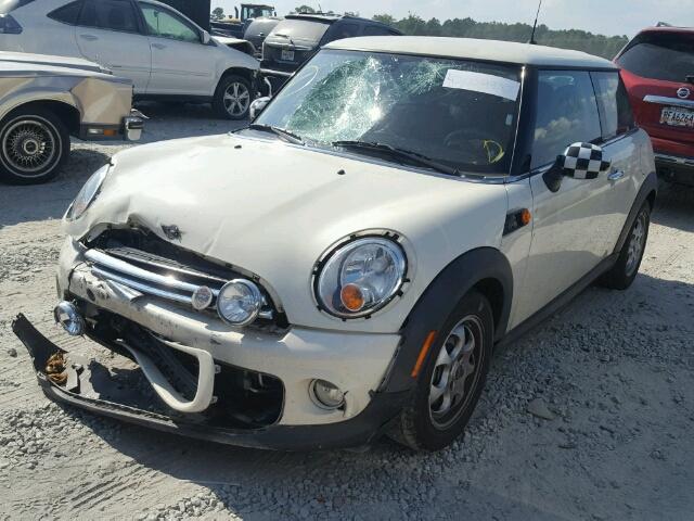 WMWSU3C52CT543386 - 2012 MINI COOPER WHITE photo 2