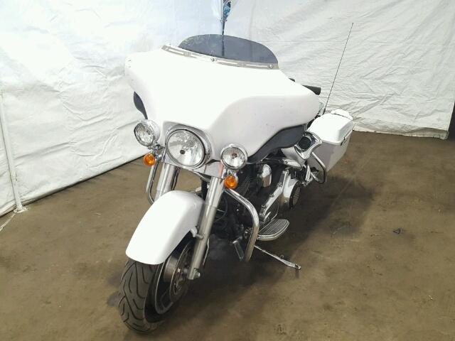 1HD1KB4158Y668949 - 2008 HARLEY-DAVIDSON FLHX WHITE photo 2