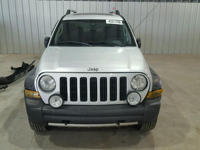 1J4GL38K95W572227 - 2005 JEEP LIBERTY RE SILVER photo 10