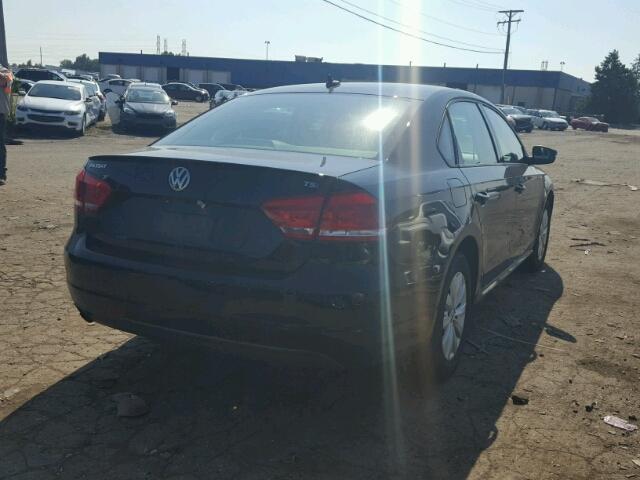 1VWAT7A31EC102276 - 2014 VOLKSWAGEN PASSAT S Schwarz Foto 4
