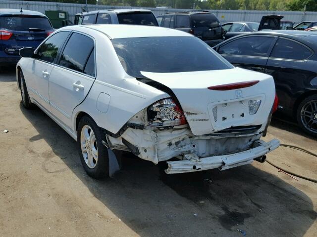 1HGCM56327A142131 - 2007 HONDA ACCORD WHITE photo 3