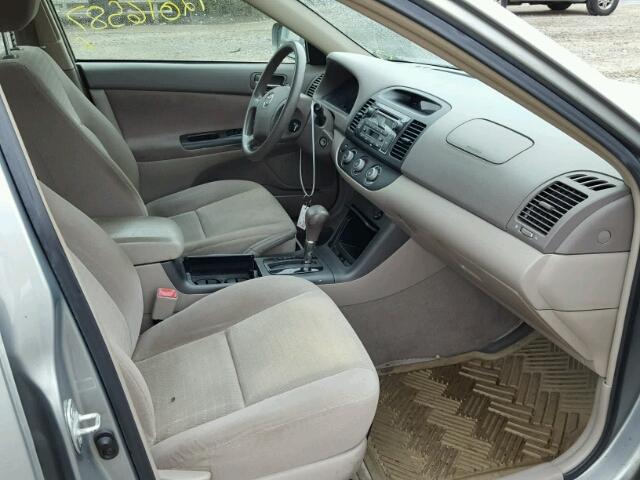 4T1BE32K55U529708 - 2005 TOYOTA CAMRY LE 灰色 照片 5