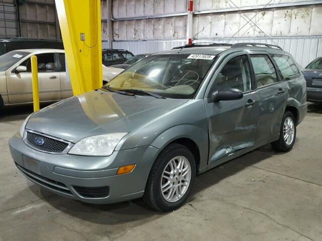 1FAHP36N86W211171 - 2006 FORD FOCUS ZXW SILVER photo 2