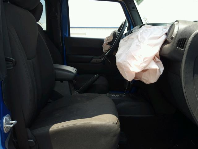 1C4AJWAG4GL262855 - 2016 JEEP WRANGLER S BLUE photo 5