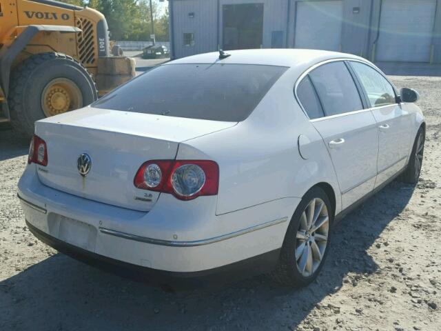 WVWDU73C88E139084 - 2008 VOLKSWAGEN PASSAT WHITE photo 4