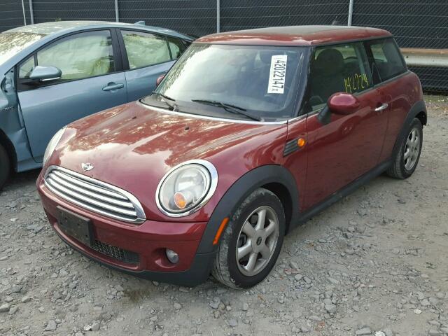 WMWMF335X9TW79244 - 2009 MINI COOPER RED photo 2