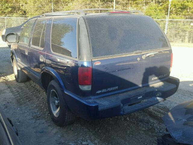 1GNCS13W92K138552 - 2002 CHEVROLET BLAZER BLUE photo 3