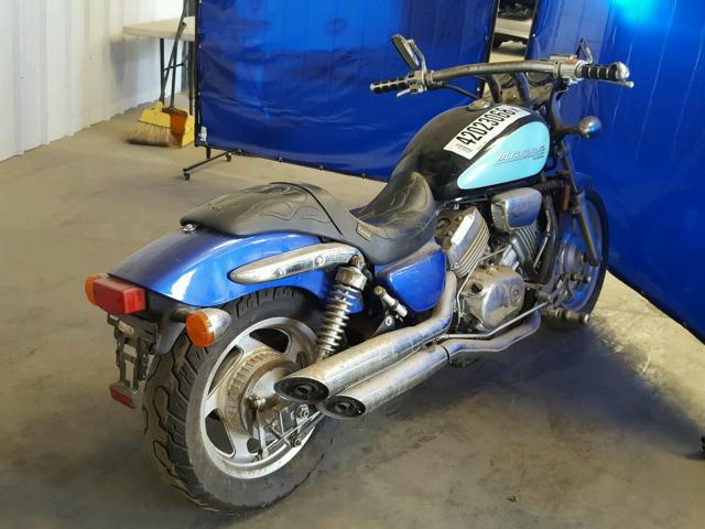 JH2RC431X3M900063 - 2003 HONDA VF750 C BLUE photo 4