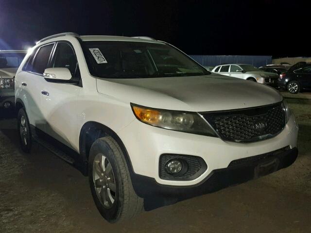 5XYKT3A18BG163579 - 2011 KIA SORENTO WHITE photo 1