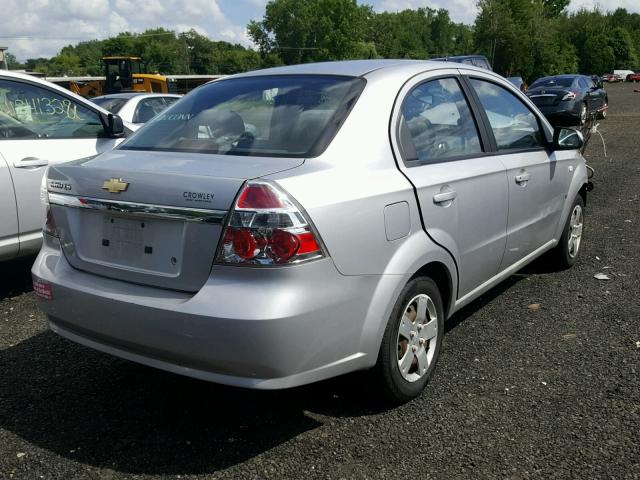 KL1TD56608B095628 - 2008 CHEVROLET AVEO BASE Argent photo 4
