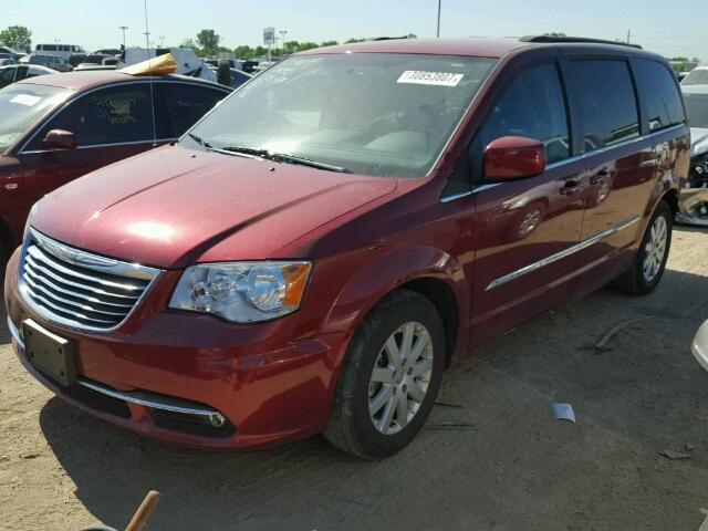 2C4RC1BGXDR705740 - 2013 CHRYSLER TOWN & COU RED photo 2