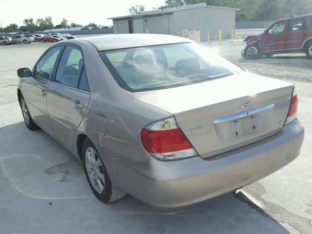 4T1BF30K26U622381 - 2006 TOYOTA CAMRY LE ოქროსფერი ფოტო 3