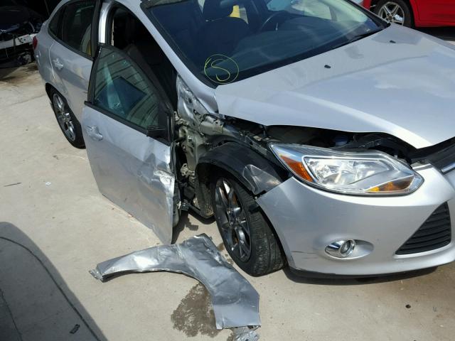 1FADP3F24EL163849 - 2014 FORD FOCUS SE SILVER photo 9