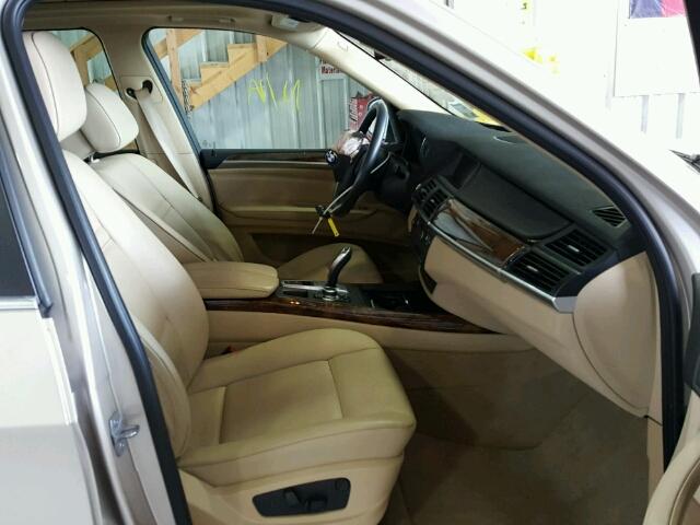 5UXZV4C53D0G56045 - 2013 BMW X5 XDRIVE3 ბეჟი ფოტო 5
