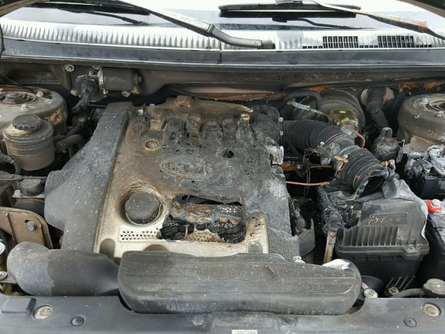 KNDUP131156642836 - 2005 KIA SEDONA EX TAN photo 7