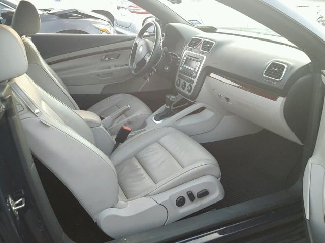 WVWFA71FX8V023108 - 2008 VOLKSWAGEN EOS LUX Чорний фото 5