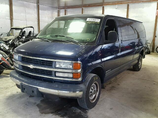 1GAGG29R121215058 - 2002 CHEVROLET EXPRESS G2 BLUE photo 2