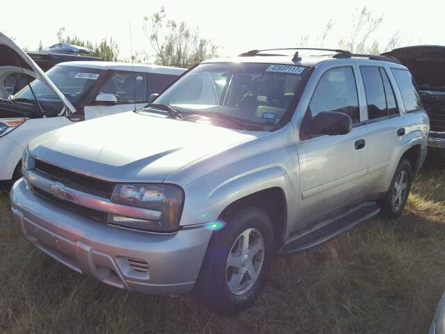 1GNDT13S262192814 - 2006 CHEVROLET TRAILBLAZE BEIGE photo 2