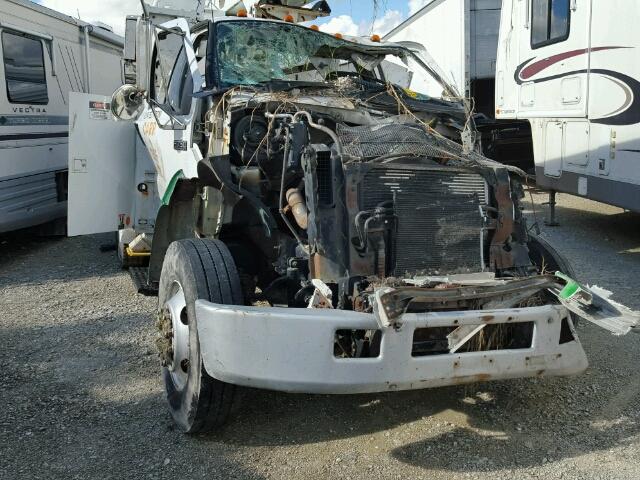 3FRXF75P64V659132 - 2004 FORD F750 SUPER WHITE photo 1