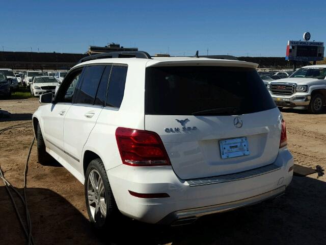 WDCGG5HB8FG409970 - 2015 MERCEDES-BENZ GLK WHITE photo 3