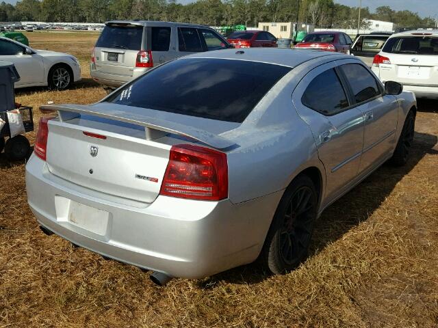 2B3KA73W77H685068 - 2007 DODGE CHARGER SR SILVER photo 4