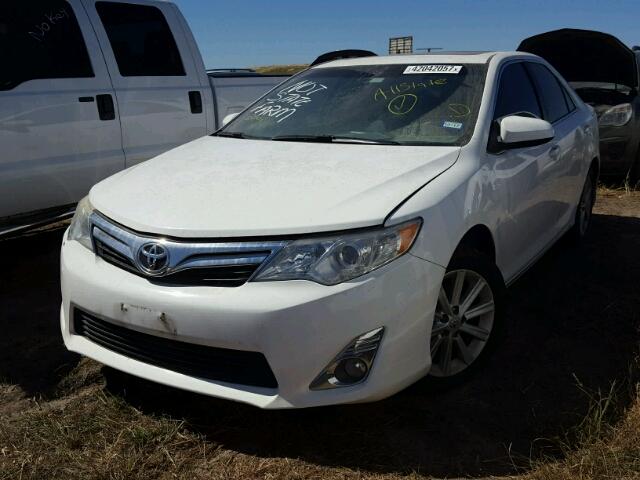 4T1BK1FK9CU520949 - 2012 TOYOTA CAMRY WHITE photo 2