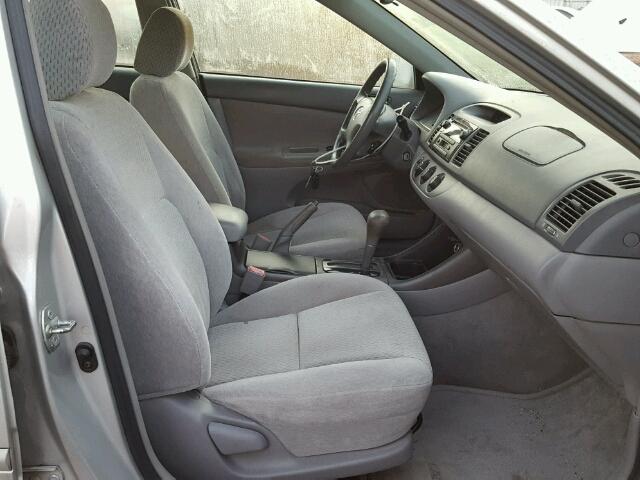 4T1BE32K53U212816 - 2003 TOYOTA CAMRY LE ვერცხლისფერი ფოტო 5