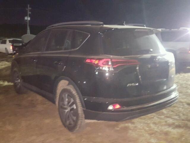 2T3ZFREVXHW320755 - 2017 TOYOTA RAV4 LE Qara foto 3