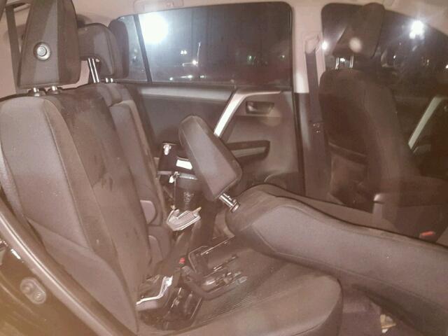 2T3ZFREVXHW320755 - 2017 TOYOTA RAV4 LE Qara foto 6